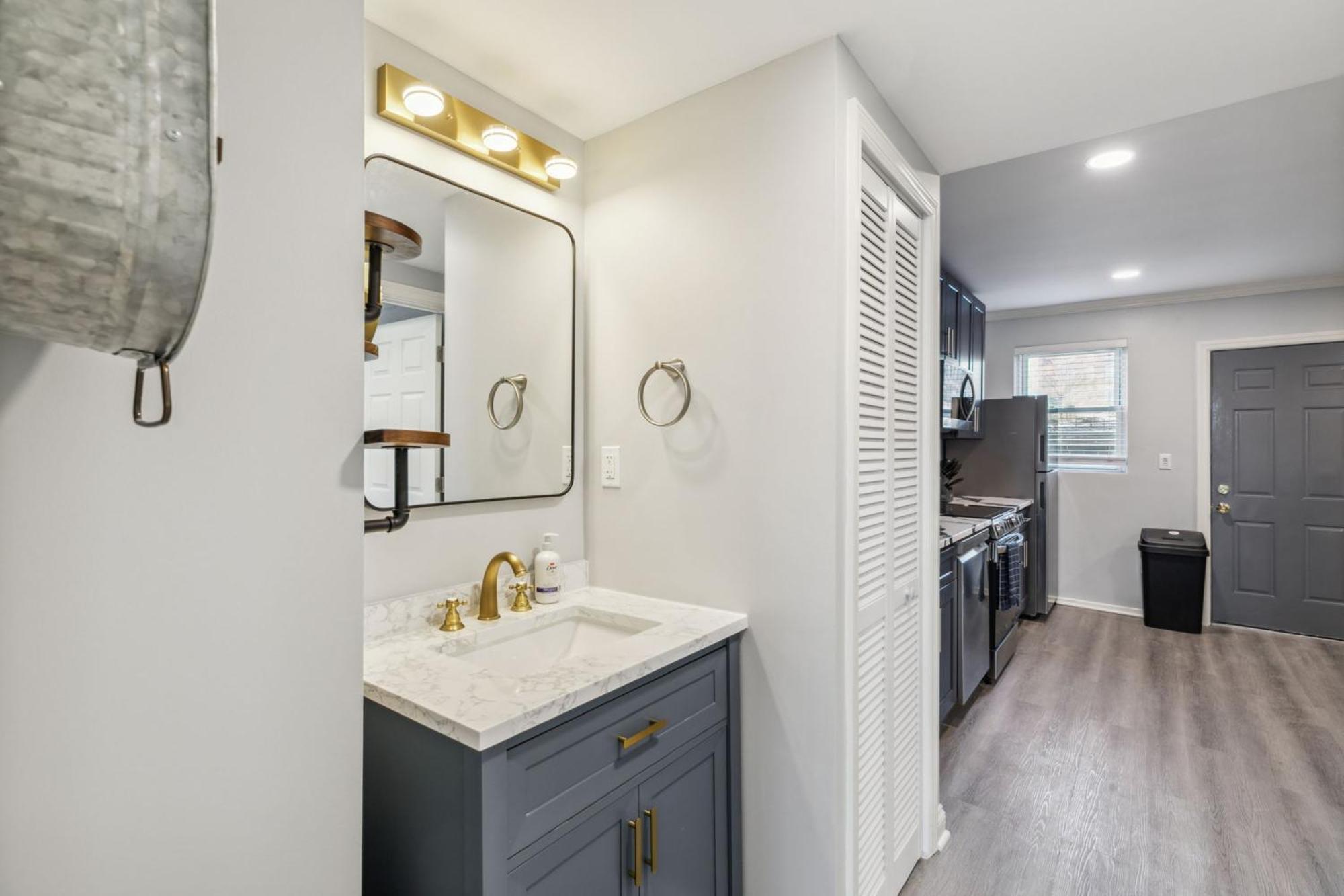 Alina & Fanny - Callowhill Apartment Philadelphia
