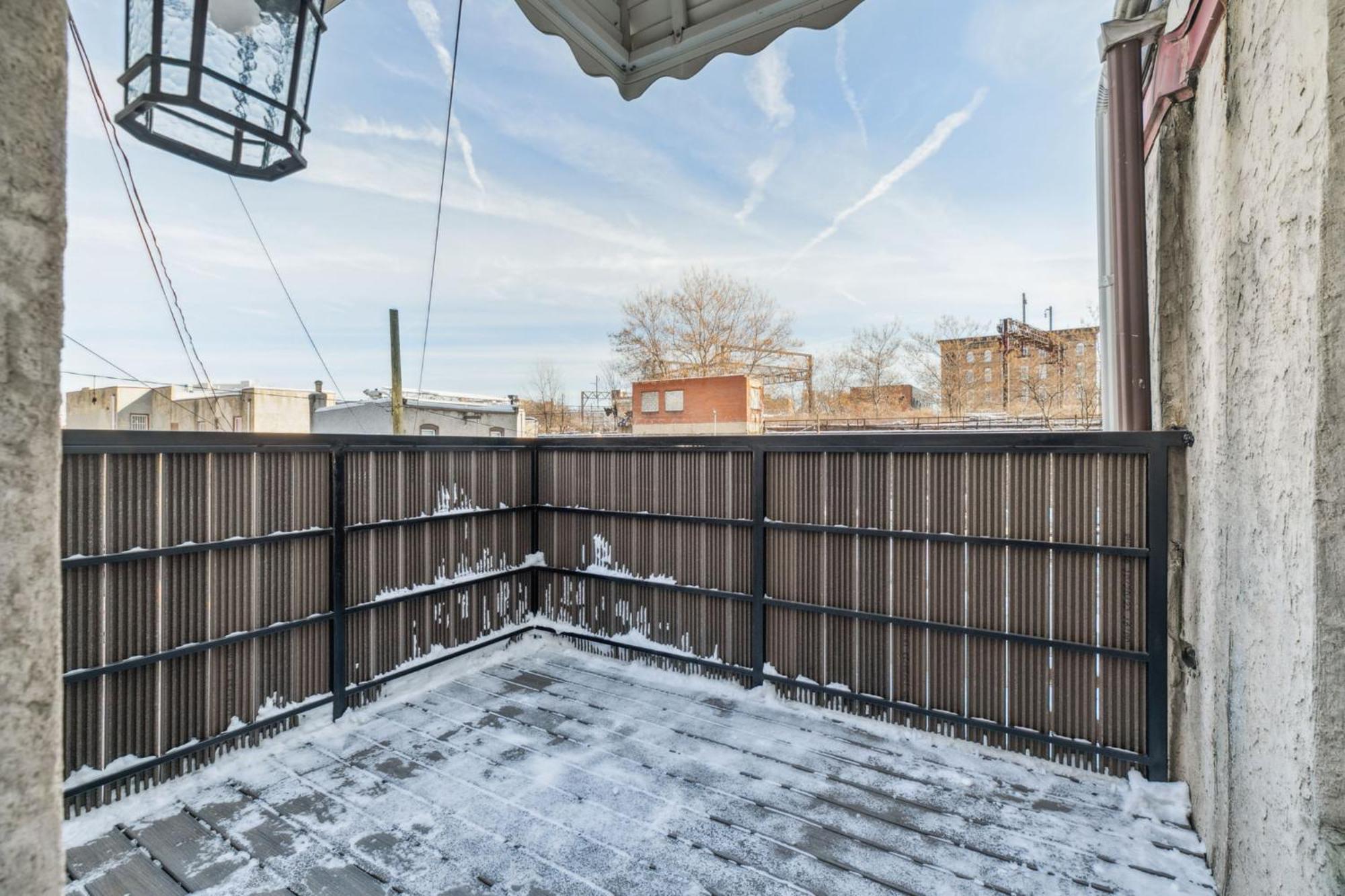 Alina & Fanny - Callowhill Apartment Philadelphia